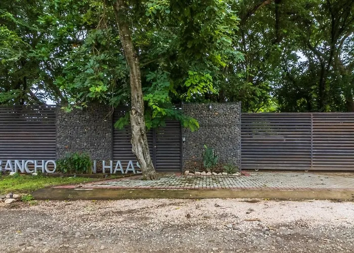 Rancho Haas Hotel *