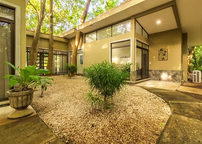 Hotel Rancho Haas *